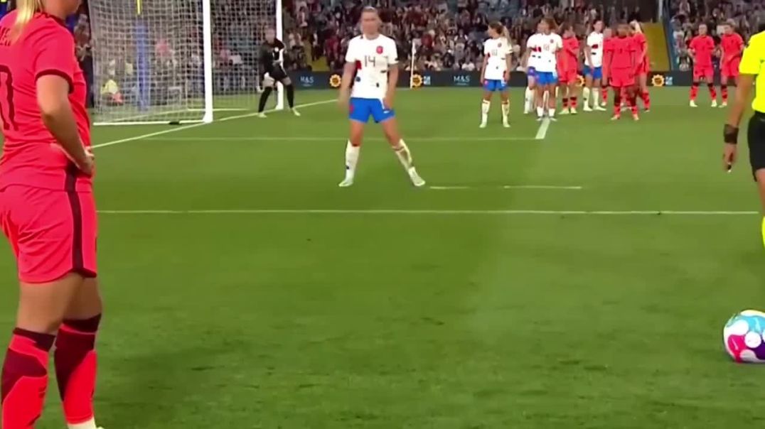 FUNNY MOMENTS IN FOOTBALL !