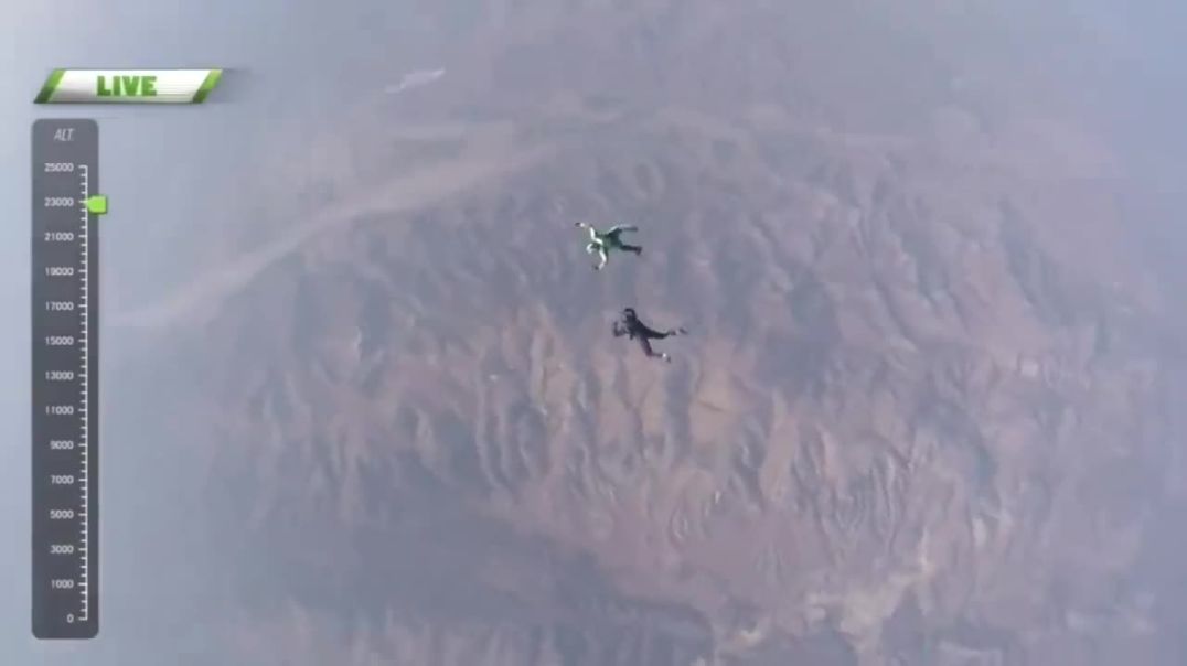 Parachute 25,000 Feet Jump !