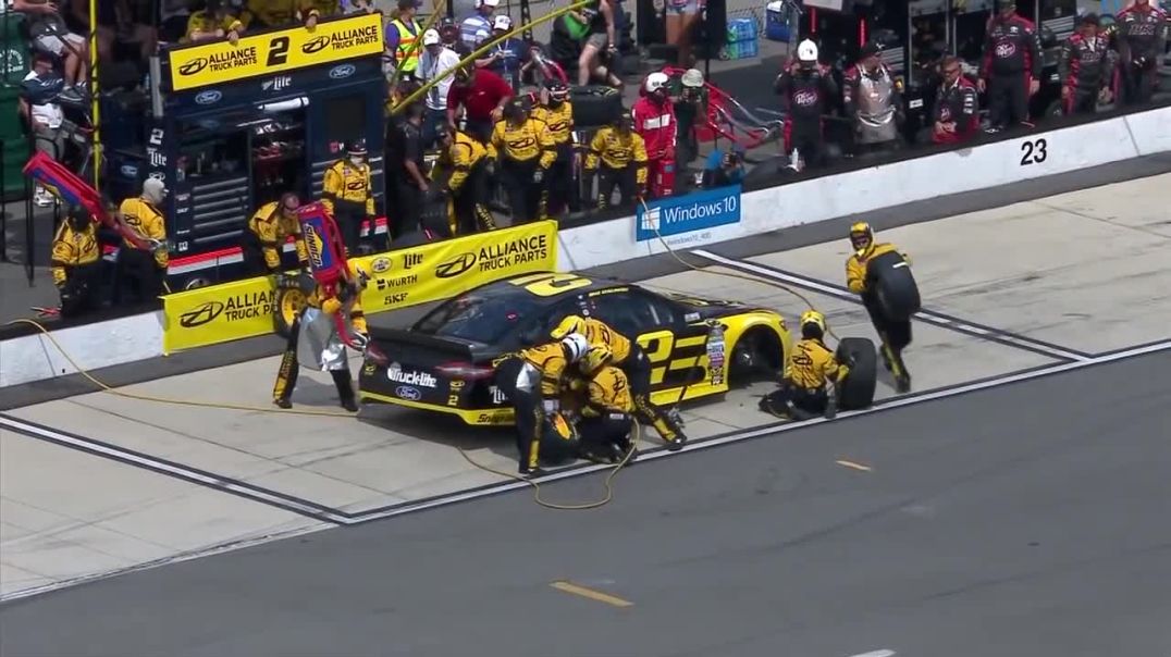 Wild moment on pit road----Speed