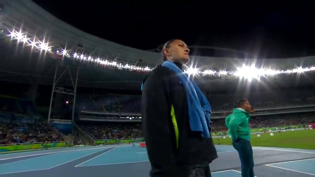 USA;s Carter out-throws for Shot Put gold----Athlete