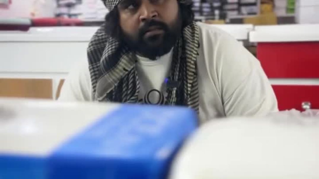 MASTER JI AS A SALESMAN !