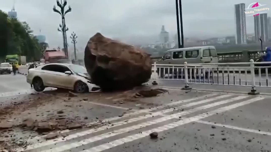 Most Catastrophic Massive Landslide In The World - ---Disaster