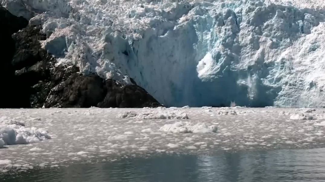 Glacier Calving, Huge Wave---Disaster