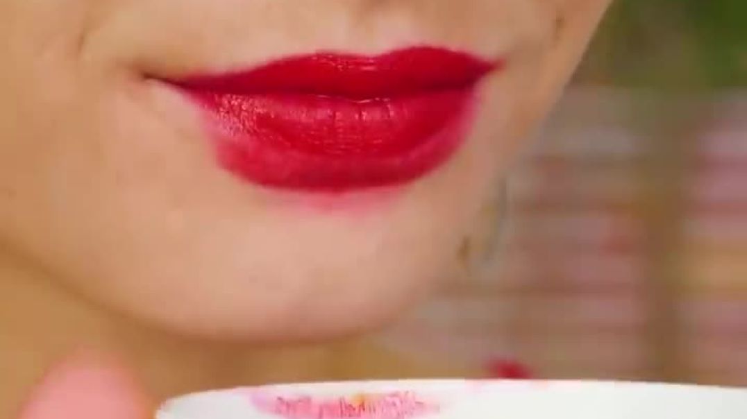 Lip-smacking Tricks: 22 Easy Life Hacks for a Perfect Pout!