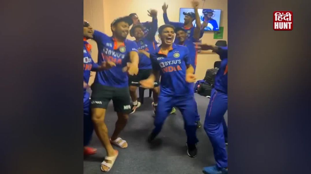 Team India Shows off Dance Moves--news
