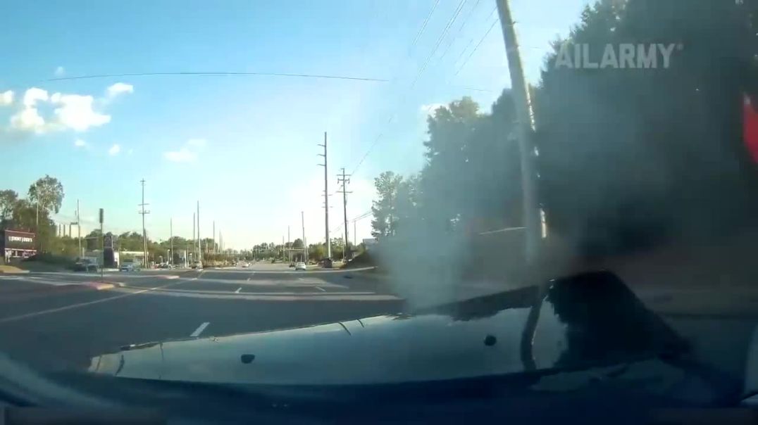 Driving Disasters: Hilarious Dashcam Fails!