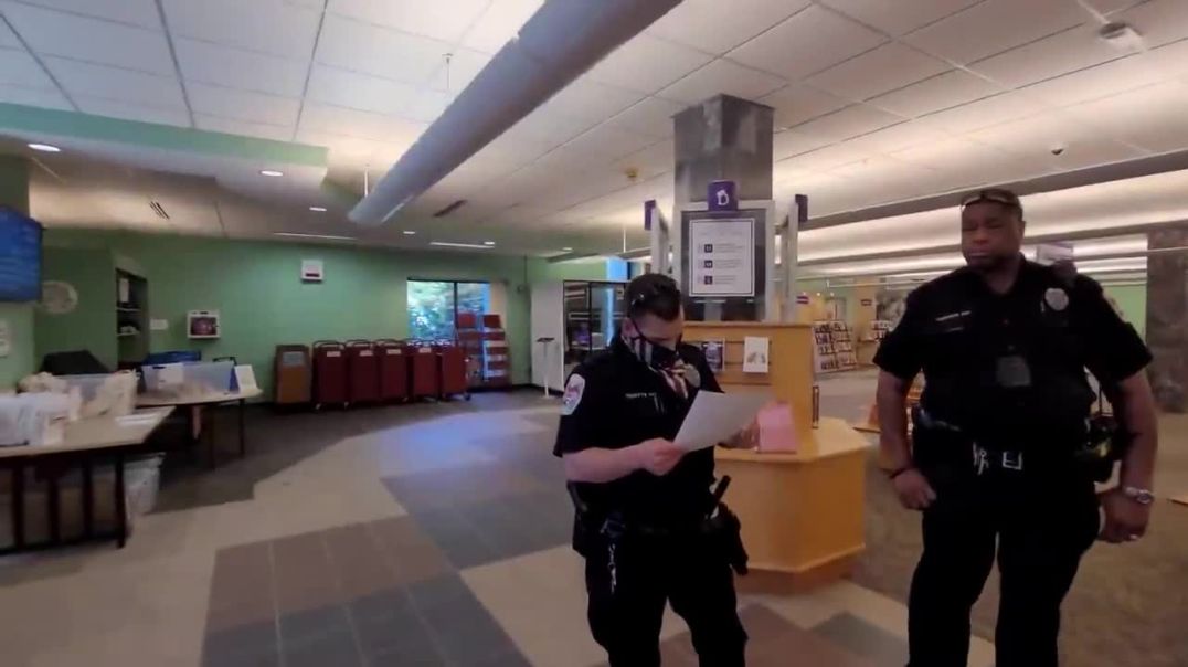 Caught on Camera: Police Officer Forgets BodyCam is Rolling and Makes Inappropriate Comments!