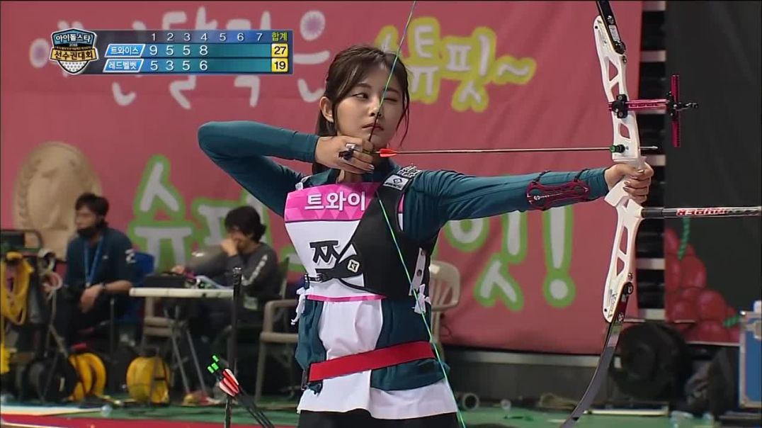 Archery Queens: Tzuyu vs Irene at Idol Championship 2018---shooting