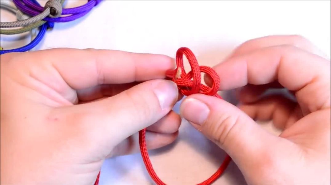 Master the Art of Sliding Knot Friendship Paracord Bracelet Making !