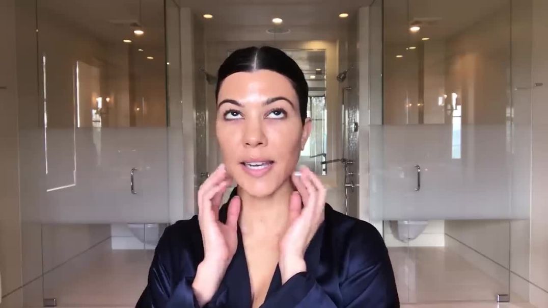 K. Kardashian's Guide to Masking and Makeup Secrets !