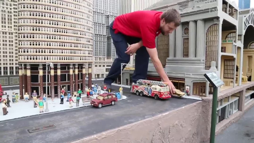 Marvels of Lego: Exploring Miniature Cities Crafted with Bricks !