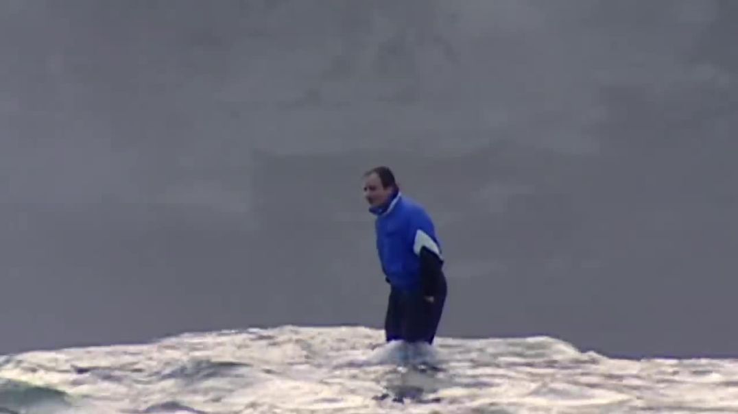 Miraculous Rescue at Niagara Falls: Battling Nature's Fury to Save a Life!