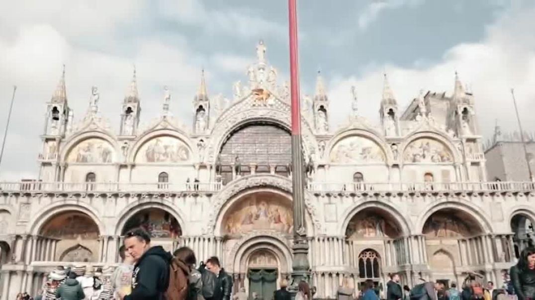 Venice Unveiled: A Visual Journey through the Enchanting C****s and Culture !