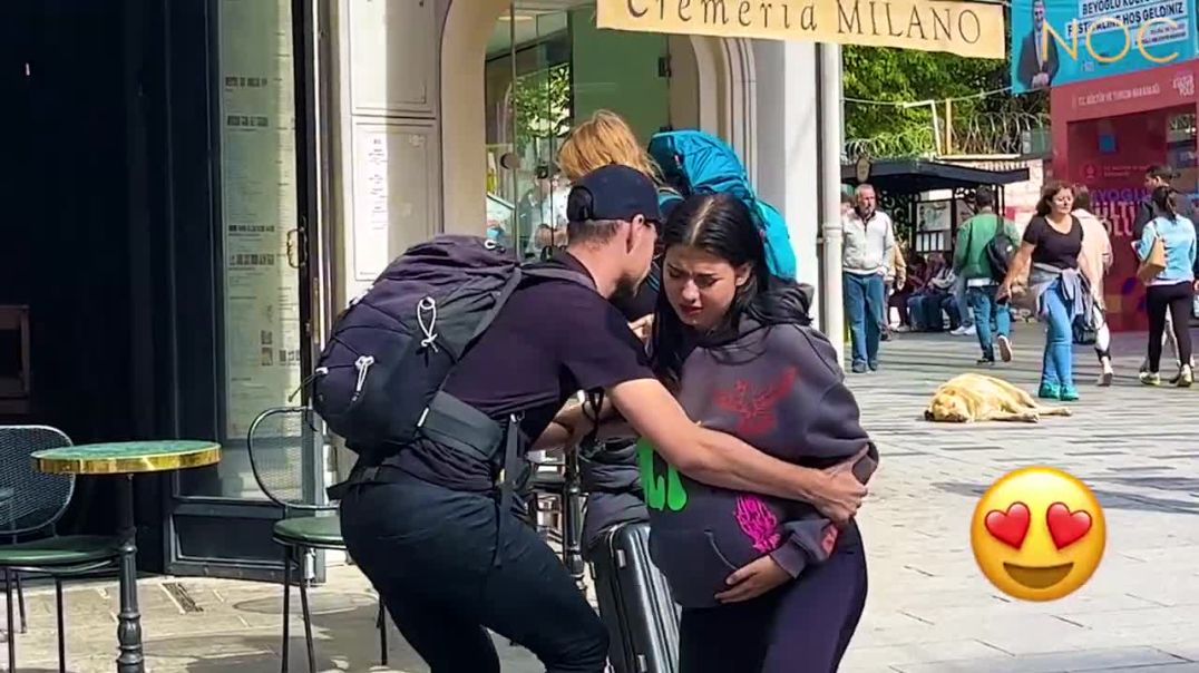 Social Experiment: Responding to a Pregnant Woman in Distress !